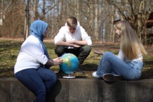 Das Evangelisches Gymnasium Siegen-Weidenau erhält das Schule:Global-Siegel